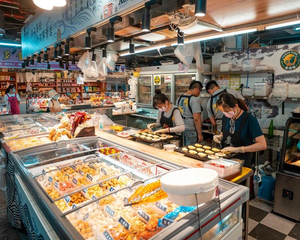 Which Model of Hand Mixer Has the Best Attachments for Cookie Dough?